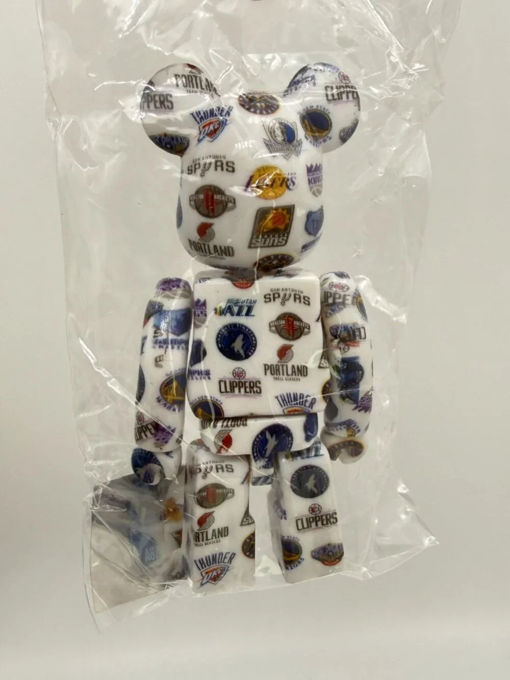 Bearbrick Series 42 NBA WEST Hero Medicom 100% Figure